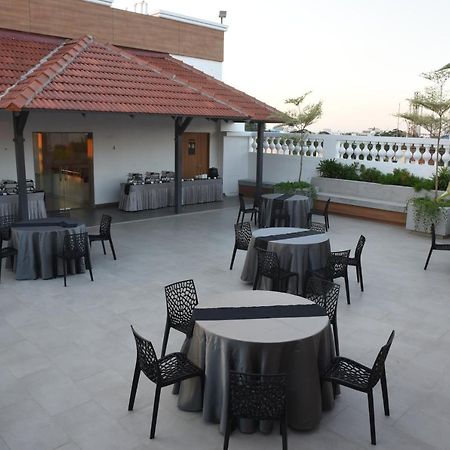 Hotel Rathna Residency - Near Us Consulate Chennai Zewnętrze zdjęcie