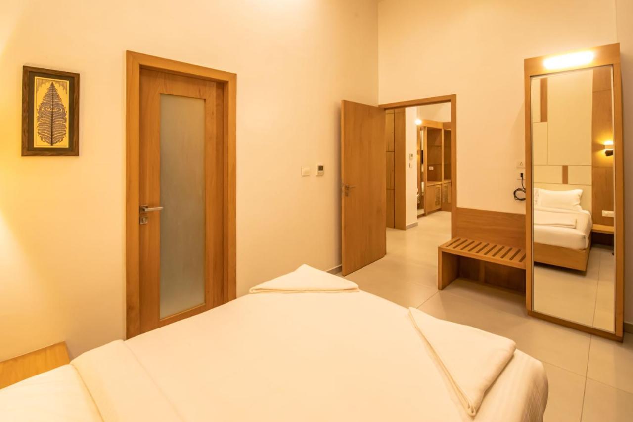 Hotel Rathna Residency - Near Us Consulate Chennai Zewnętrze zdjęcie