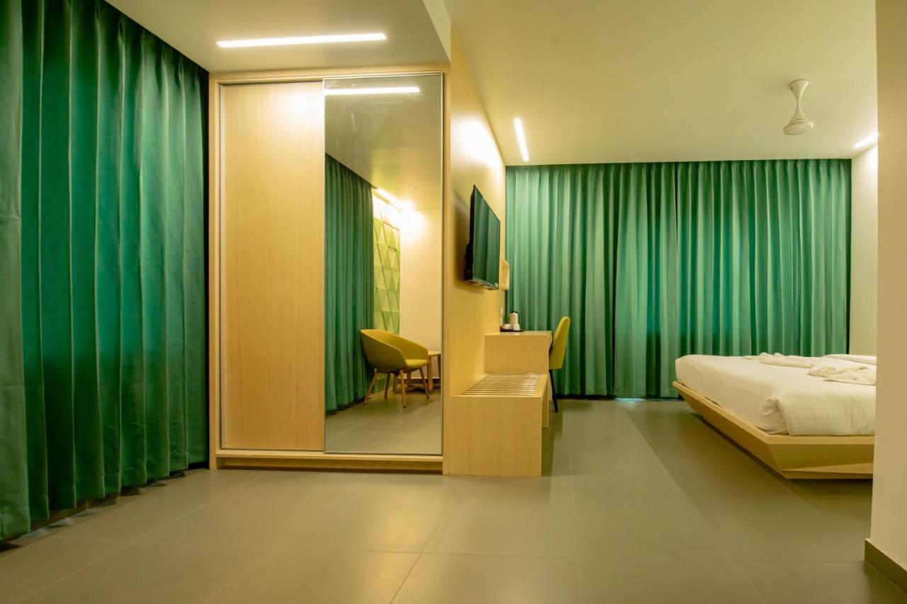 Hotel Rathna Residency - Near Us Consulate Chennai Zewnętrze zdjęcie