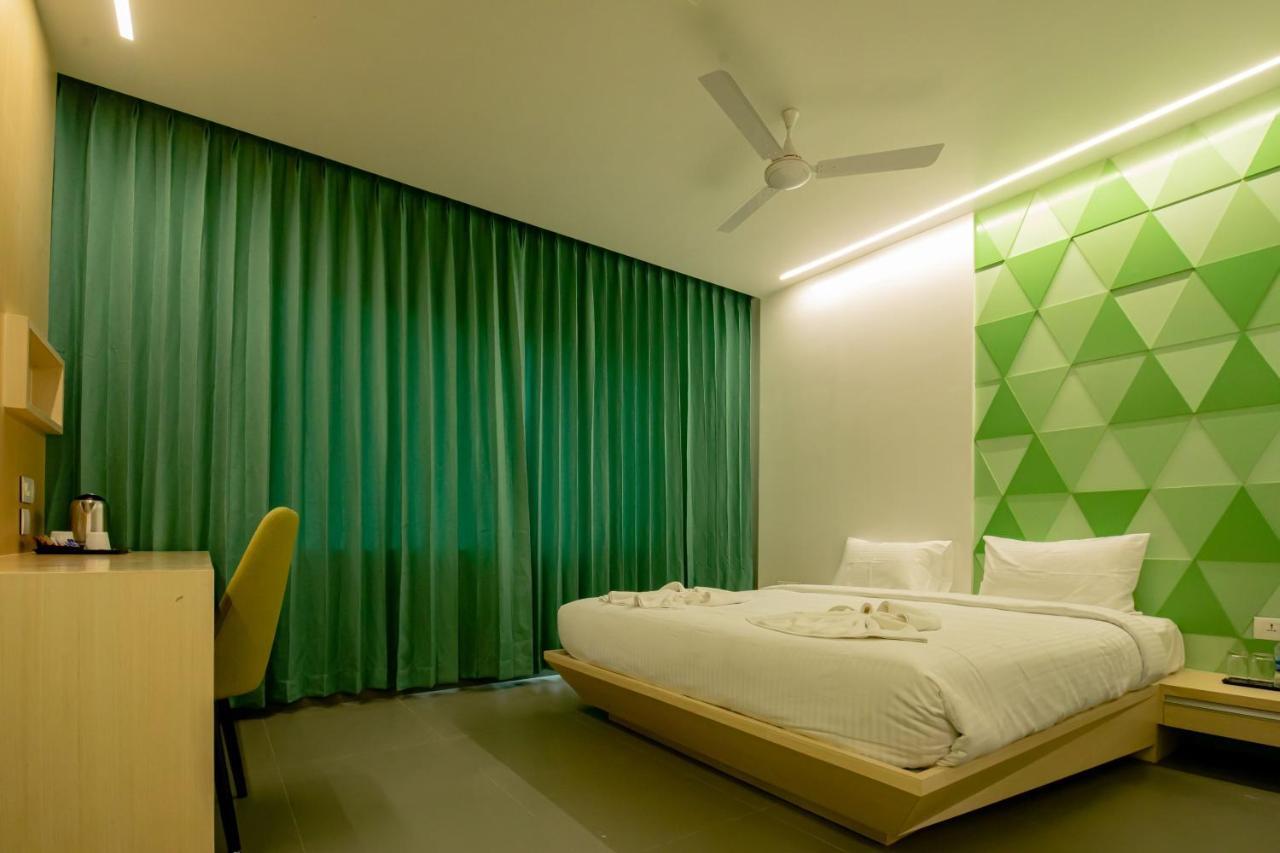 Hotel Rathna Residency - Near Us Consulate Chennai Zewnętrze zdjęcie
