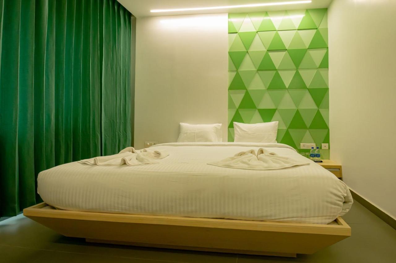 Hotel Rathna Residency - Near Us Consulate Chennai Zewnętrze zdjęcie