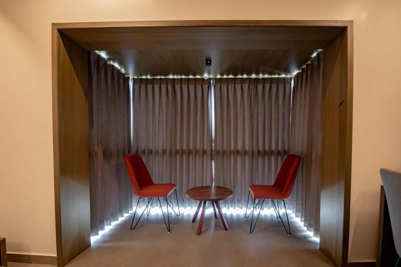 Hotel Rathna Residency - Near Us Consulate Chennai Zewnętrze zdjęcie