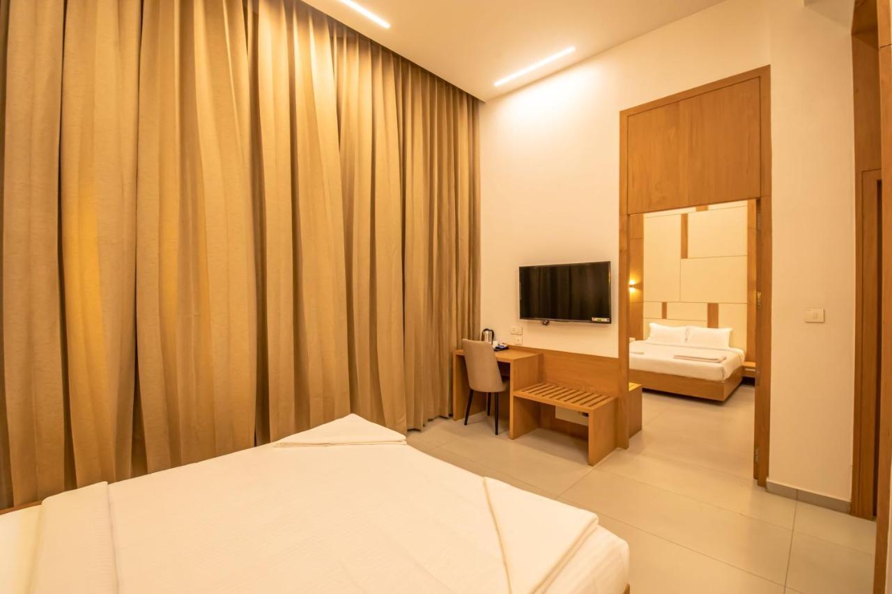 Hotel Rathna Residency - Near Us Consulate Chennai Zewnętrze zdjęcie