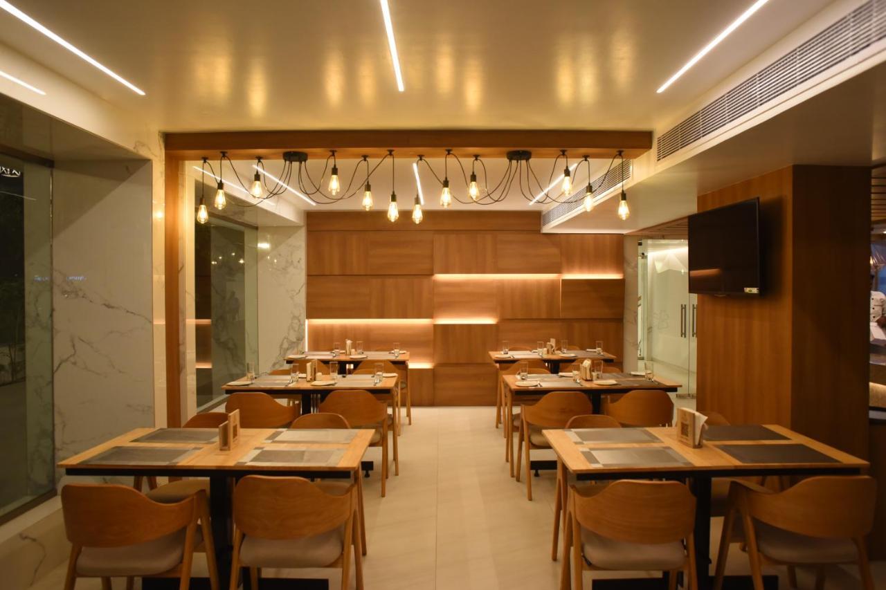 Hotel Rathna Residency - Near Us Consulate Chennai Zewnętrze zdjęcie