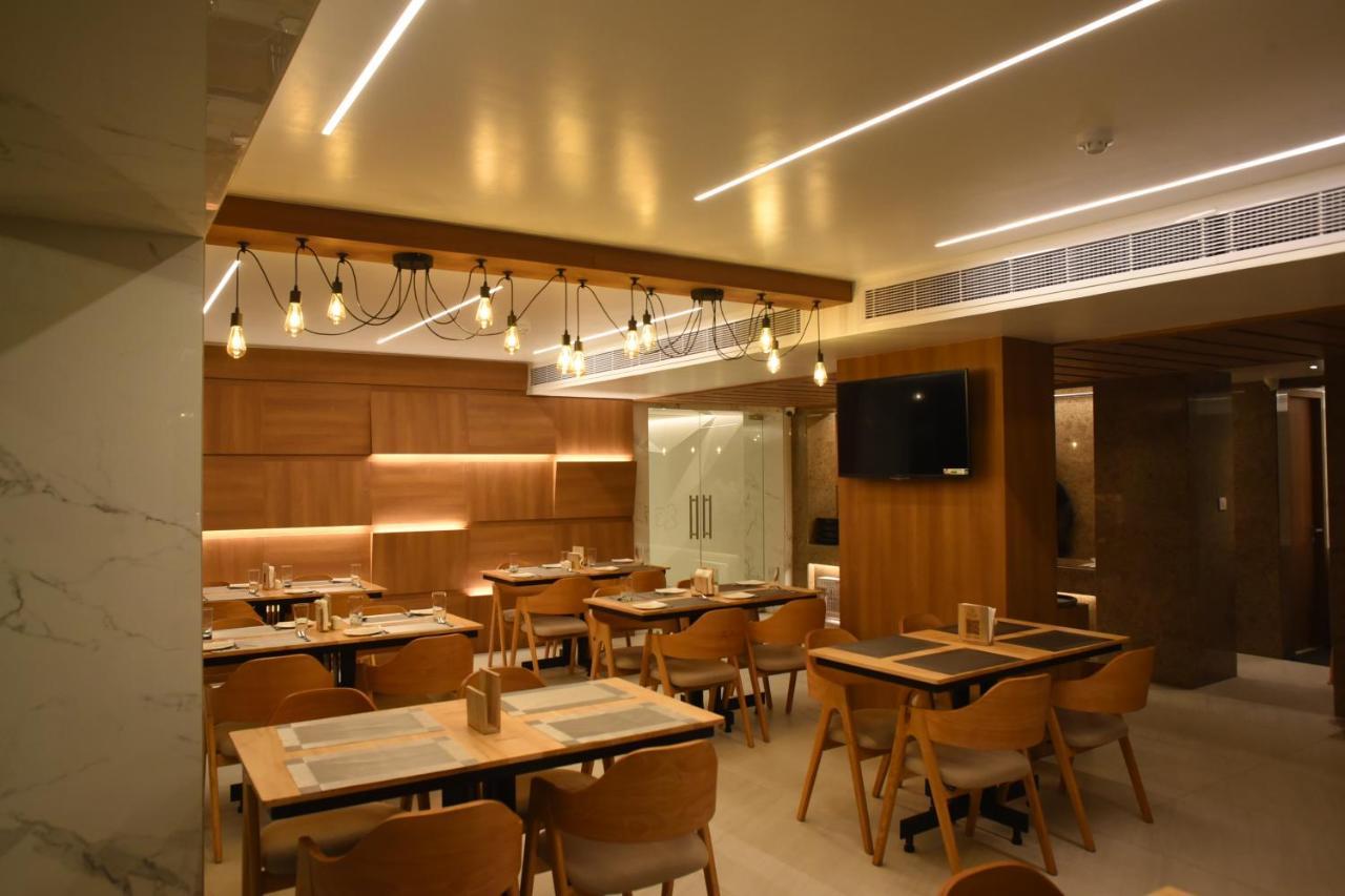 Hotel Rathna Residency - Near Us Consulate Chennai Zewnętrze zdjęcie