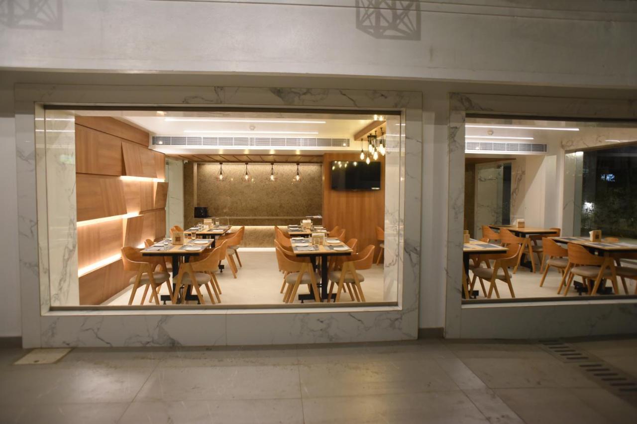 Hotel Rathna Residency - Near Us Consulate Chennai Zewnętrze zdjęcie