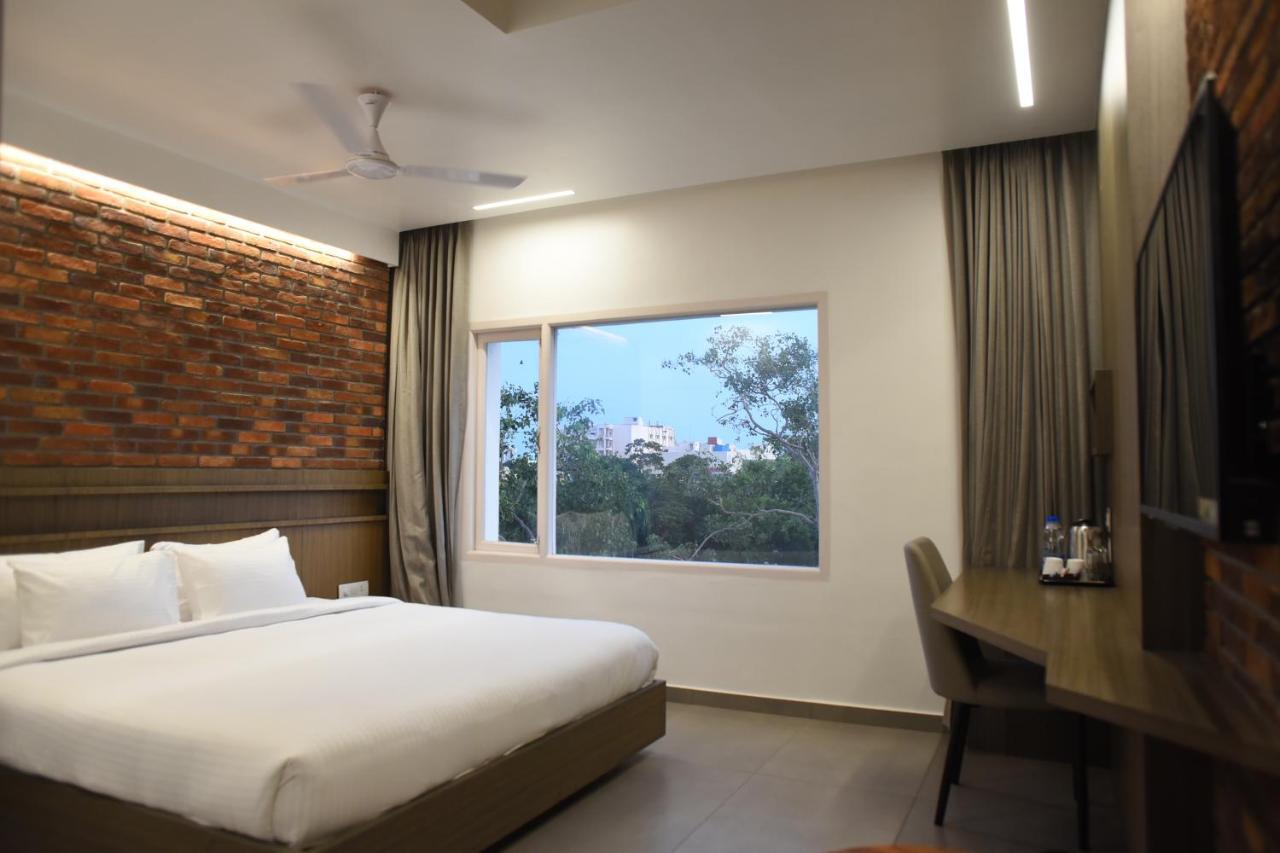 Hotel Rathna Residency - Near Us Consulate Chennai Zewnętrze zdjęcie