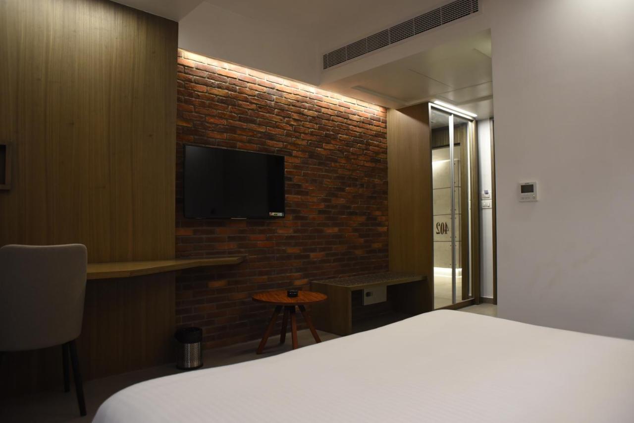Hotel Rathna Residency - Near Us Consulate Chennai Zewnętrze zdjęcie