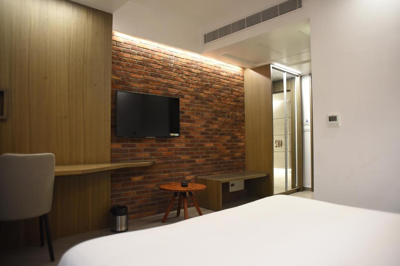 Hotel Rathna Residency - Near Us Consulate Chennai Zewnętrze zdjęcie