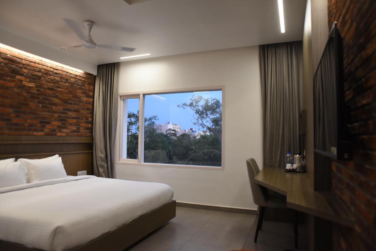 Hotel Rathna Residency - Near Us Consulate Chennai Zewnętrze zdjęcie