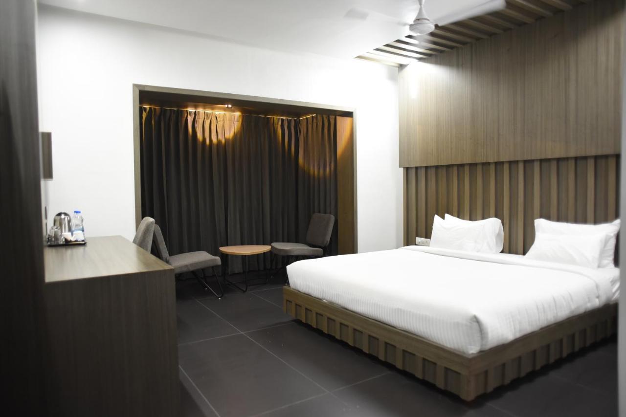 Hotel Rathna Residency - Near Us Consulate Chennai Zewnętrze zdjęcie